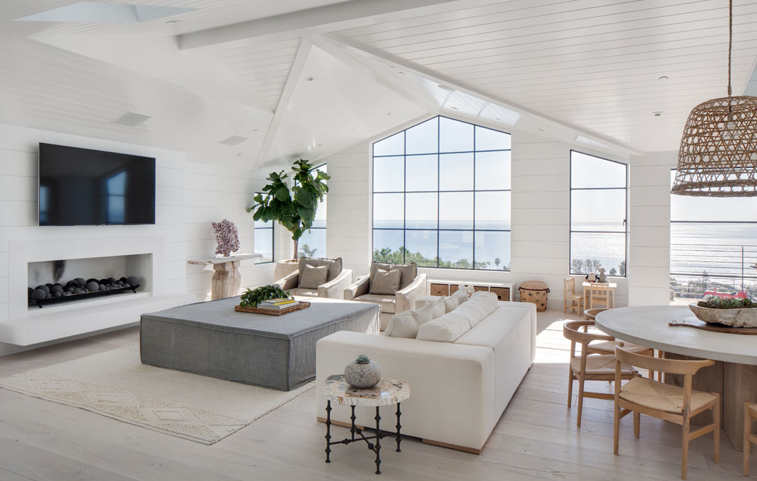 Pinecrest open white space with big windows overlooking ocean